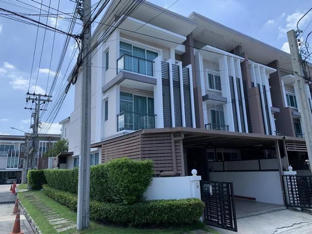ขายทาวน์โฮม 3ชั้น หลังมุม โครงการ TOWN AVENUE 60