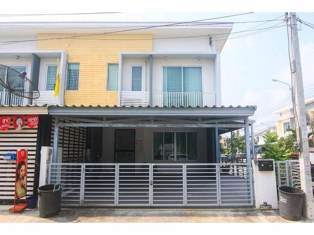 ให้เช่าทาวเฮ้าส์ 2 ชั้น The connect ซอยแบริ่ง 58 สุขุมวิท107