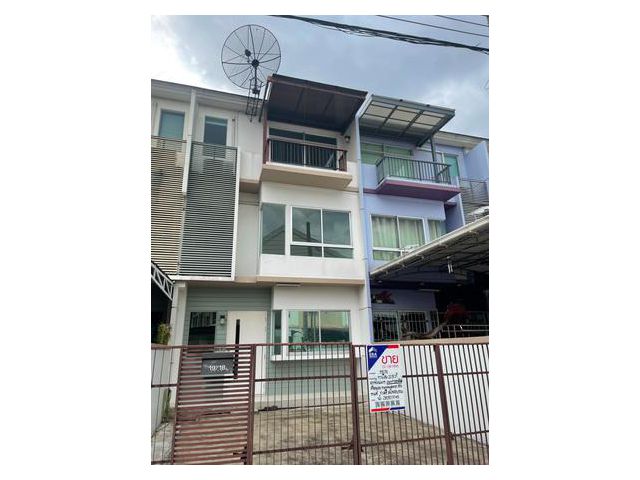 ทาวน์โฮม บ้านใหม่ แขวงรามอินทรา เขตคันนายาว  กรุงเทพมหานคร