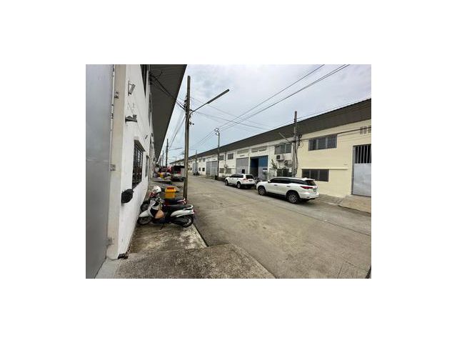 ที่ดินพร้อมโกดัง ตำบลบางตะไนย์ อำเภอปากเกร็ด จังหวัดนนทบุรี