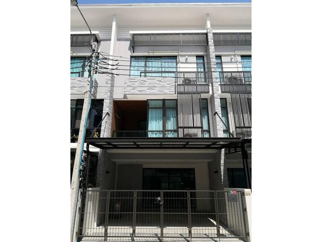 ลดพิเศษ !!! ให้เช่าทาวน์โฮม 3 ชั้น โครงการ (Plex Bangna)