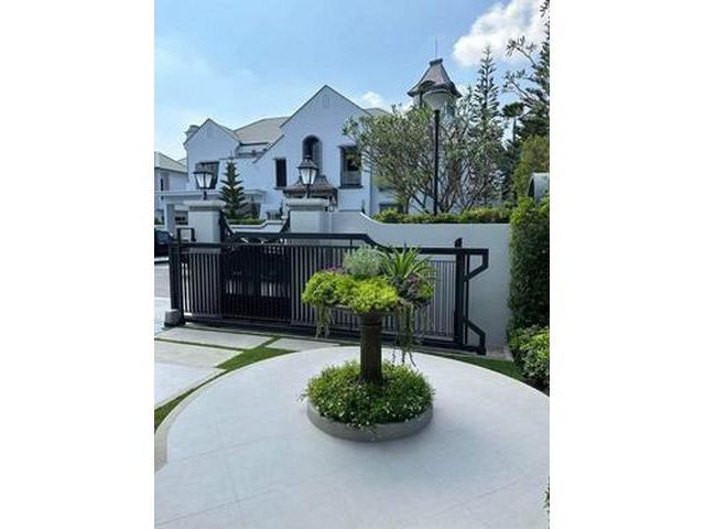 ขาย/เช่า บ้านนันทวัน พระราม9 กรุงเทพกรีฑาใหม่ 5 ห้องนอน 6 ห้องน้ำ