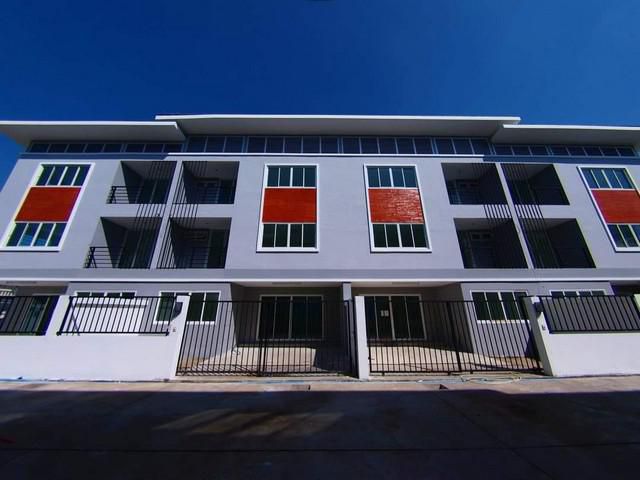 3 ชั้น​ ซ.สังคมสงเคราะห์ 7​ ติดรร.บดินทร์ 3