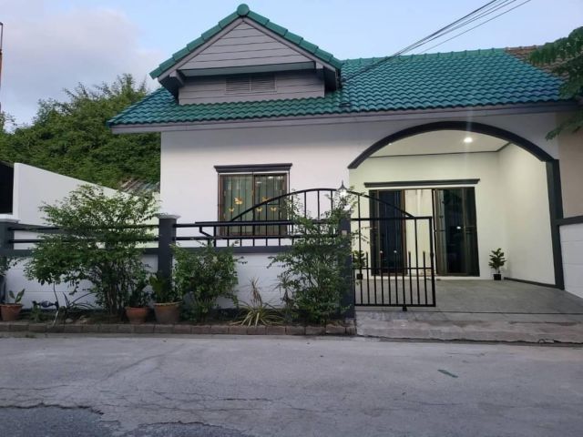 บ้านสวยราคาดีหนองปรือ  29ตรว. /2.19ล้าน ต.หนองปรือ อ.บางละมุง จ.ชลบุรี - บ้านใกล้มอเตอร์เวย์ การเดินทางสะดวกสบาย พิกัด ซอยชัยพรวิถี