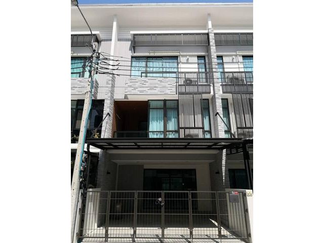 EPL-HR2251 ให้เช่าทาวน์โฮม 3 ชั้น ถนนบางนา-ตราด โครงการ Plex บางน