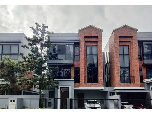 ขายบ้านแฝด 3 ชั้น ในโครงการอาร์เทล เอกมัยรามอินทรา