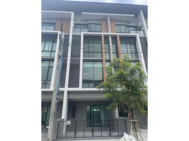 ให้เช่าโฮมออฟฟิศ 4 ชั้น Premium Place Mix เอกมัย-รามอินทรา นวลจัน