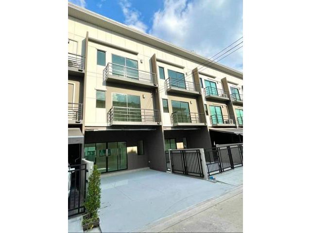 [A590]ทาวน์โฮม 3 ชั้น 19 ตร.วา บ้านกลางเมือง ศรีนครินทร์-อ่อนนุช