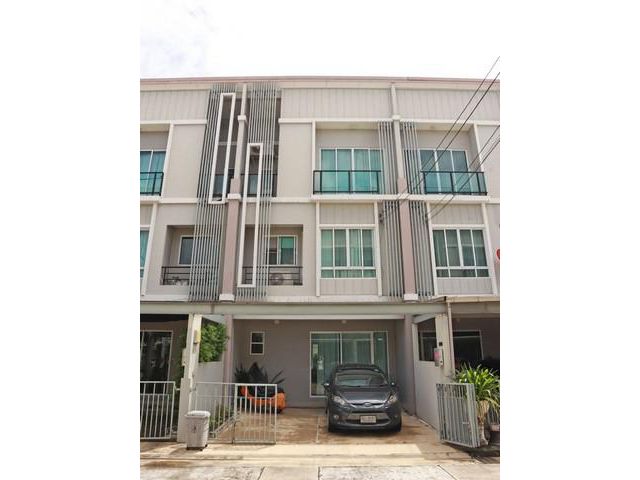 ขายทาวน์โฮม3ชั้น โครงการพาทิโอพัฒนาการ 38