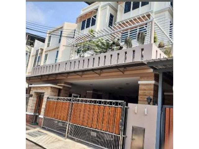 ให้เช่าและขายทาวน์โฮม5 ชั้น ใกล้BTSบางจาก หมู่บ้านเรืองศิริ