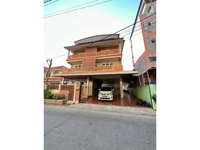 ขายบ้านเดี่ยว 3 ชั้น 93 ตรว รัชดาภิเษก 36 เสือใหญ่อุทิศ ตรงข้ามศา