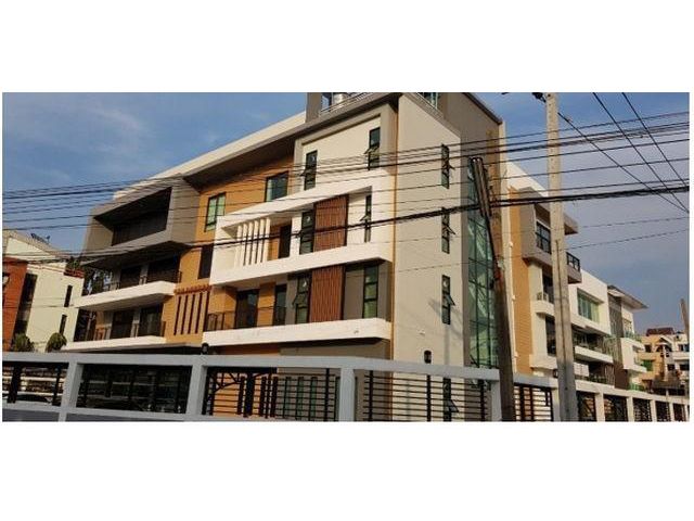 ให้เช่าสำนักงานใกล้รถไฟฟ้า มีลิฟท์ ที่จอดรถ25 คัน ลาดพร้าว 101