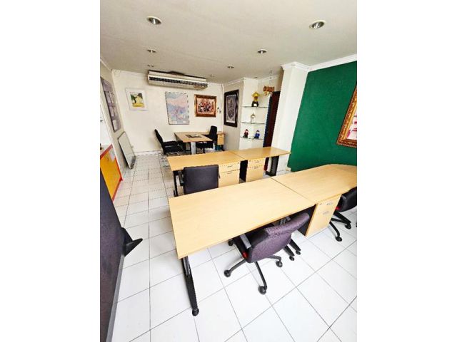 พร้อมอุปกรณ์ ถูกที่สุดใน3โลก ให้เช่า Home office 40ตรว. 300 ตรม.