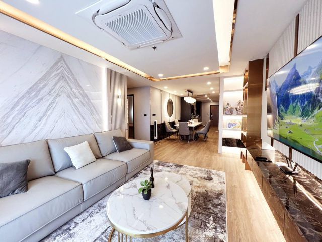 State Tower for sale 3 bedrooms 2 bathrooms 111.37 sqm. selling at 14.9 mil baht