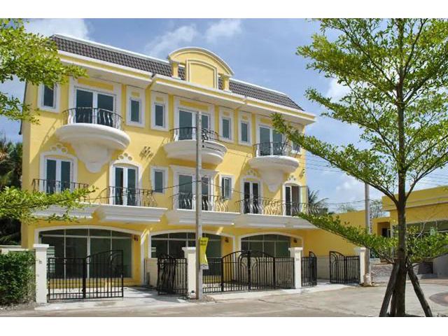 ซ็นทรัลพระราม อนามัยงามเจริญ21-25 ทาวน์โฮม 3ชั้น  รีโนเวทใหม่มาก