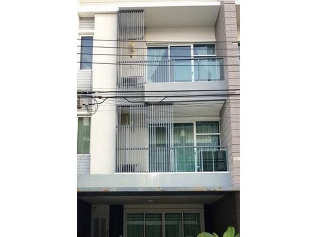 ขายทาวน์โฮม 3 ชั้น ทาวน์อเวนิวศรีนครินทร์ อ่อนนุช 68 ใกล้BTS
