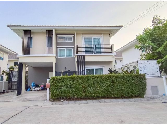 บ้านเดี่ยวหลังใหญ่ หมู่บ้านชิดลม บางบัวทอง แถมเฟอร์นิเจอร์บิ้วอิน