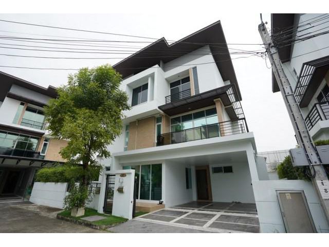 ขายบ้านเดี่ยว3ชั้น เนอวาน่า บียอนด์ ไลท์ พระราม 9