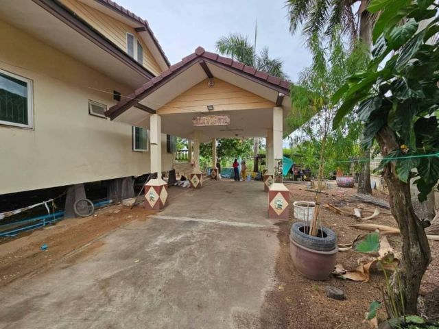 บ้านพร้อมที่ดินติดถนนเขาชีจรรย์ 307ตรว./12ล้าน ต.นาจอมเทียน อ.สัตหีบ จ.ชลบุรี -