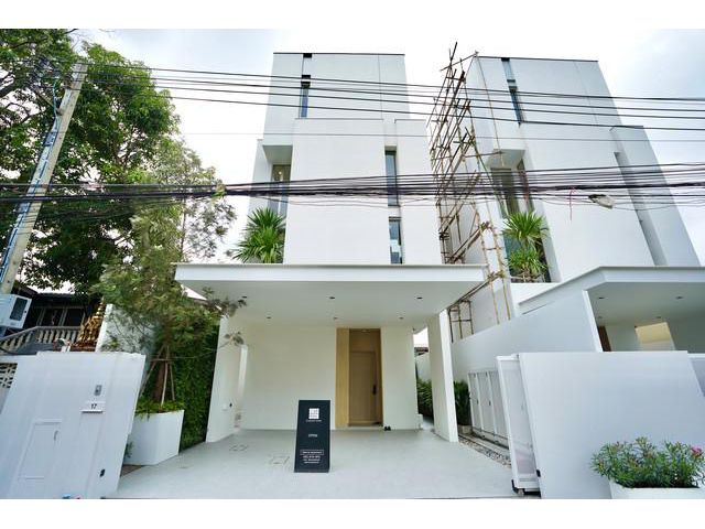 ขายบ้านเดี่ยว 4 ชั้นครึ่ง โครงการ Signature W พระรามเก้า 41