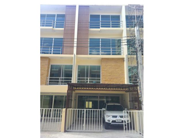 ให้เช่า 4ชั้น 5นอนสตรีวิทยา2 วัดสุ่น MRTลาดพร้าว71 ถ.สุคนธสวัสดิ