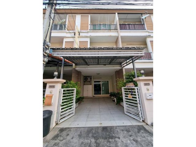 ขายบ้านทาวน์โฮม 3 ชั้น เลียบทางด่วน ม.คาซ่าซิตี้2