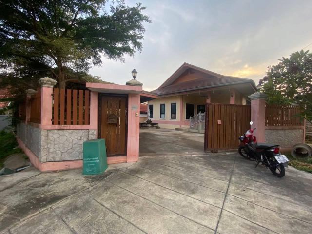 บ้านพร้อมที่ดินในโครงการโรยัลวิว บ้านแหวนหางดง เชียงใหม่