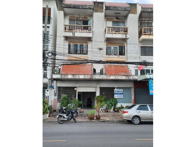ขายตึก ทั้ง2ห้องทะลุถึงกัน พื้นที่ทั้งหมดต่อ1ชั้น 35ตรว. เมืองนครราชสีมา สนใจโทร 063 478 2554