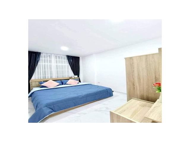 ขายบ้านทาวน์โฮมรีโนเวทใหม่ พัทยา ราคาถูก  30 ตร.วา