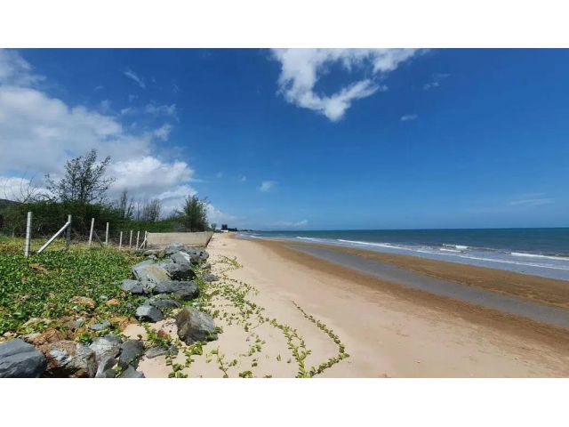 ที่ดินติดทะเลกุยบุรี3ไร่กว่า เหมาะทำบ้านพักตากอากาศ