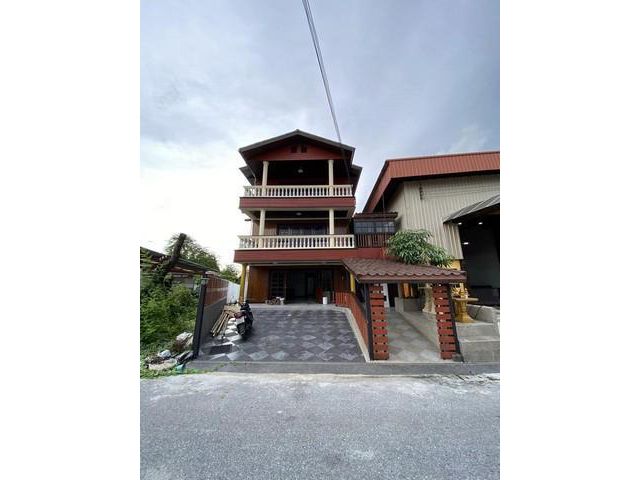 RH047ให้เช่าบ้านเดี่ยว 3 ชั้น พื้นที่ใช้สอย 320 ตรม. ซอยรามอินทรา