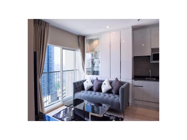 โนเบิล รีวอลฟ์ รัชดา 2 2 ห้องนอน