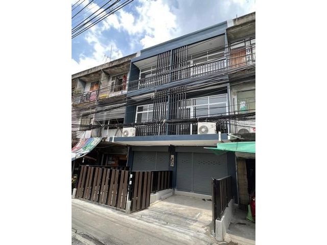 ขายอาคารพาณิชย์ 2 คูหา 3.5 ชั้น สุขุมวิท 71 ใกล้แยกคลองตัน