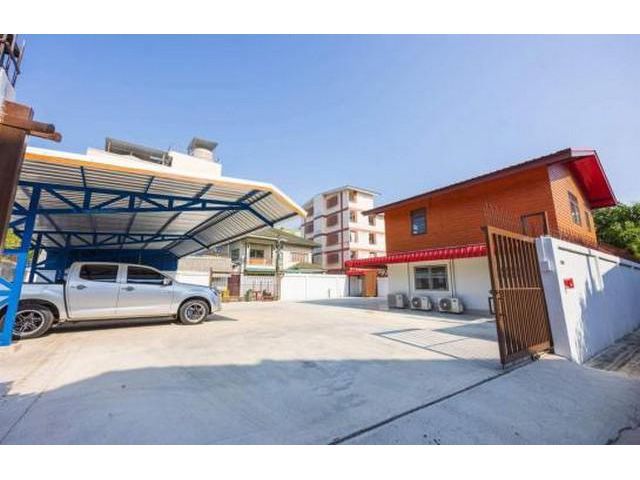 [A608]บ้านเดี่ยว 2 ชั้น  จอดรถได้ 10 คัน สุขุมวิท49 โซนทองหล่อ