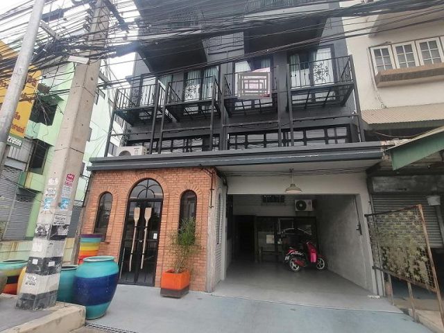 ขายตึกพาณิชย์2คูหาหัวมุม ติดถนนมหิดลใกล้สนามบิน ตึก 4 ชั้น ลดเหลือ….10 ล้าน