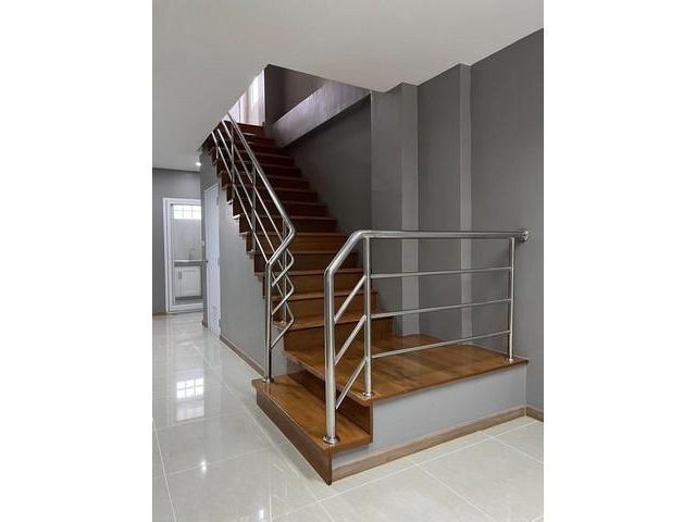 POR2741 ขายอาคารพาณิชย์ 3.5 ชั้น 2 คูหา 39 ตรว. ถนนสุขุมวิท71