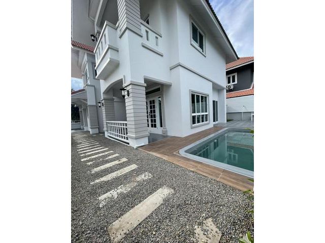 ขายบ้านพูลวิลล่าพร้อมเฟอร์นิเจอร์ใหม่ทั้งหลัง บ้านแหวน หางดง