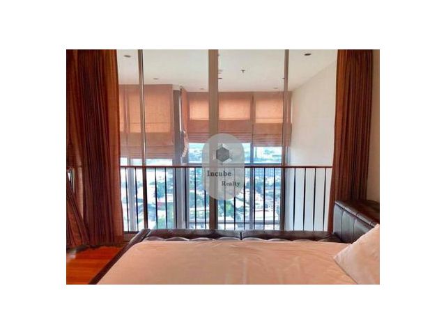 ดิ เอ็มโพริโอ เพลส 1 ห้องนอน