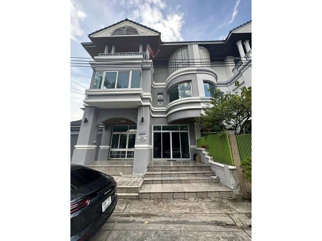 ให้เช่าโฮมออฟฟิศ 3 ชั้น โครงการทาวน์อินทาวน์ เลียบด่วนเอกมัย