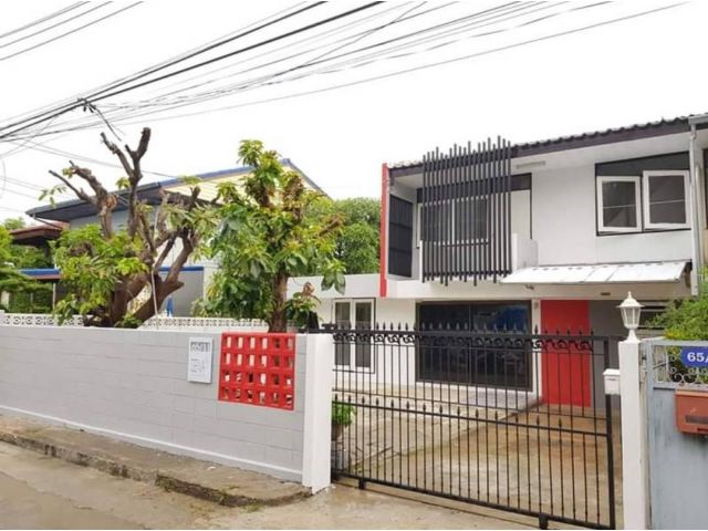หมู่บ้านเสนานิเวศน์1 ใกล้รร.สตรีวิทย์2