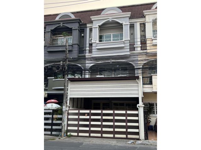 ซอยนาคนิวาส48 ย่านเรียบด่วนเอกมัย-รามอินทรา (ลาดพร้าว 71)