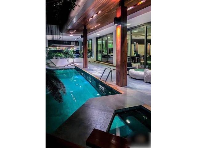 JJ259  ขายด่วน ใจกลางเมือง บ้านโมเดิร์นหรู  ซอยเอกมัย22