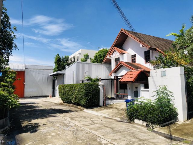 2 ชั้น   52 ตร.วา  สามารถทำเป็นสำนักงานได้ ซอยลาดพร้าว 91