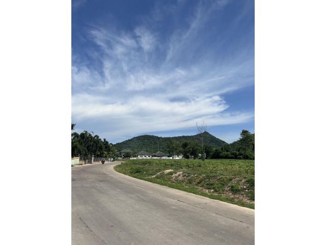 ที่ดินแบ่งขายใกล้ถนนสุขุมวิทบางพระ ต.บางพระ อ.ศรีราชา จ.ชลบุรี - ที่ดินเหลือทั้งหมด 7แปลงที่ถมแล้วไม่ไกลจากถนนสุขุมวิทบางพระ ศูนย์พลาสม่าพระเทพ