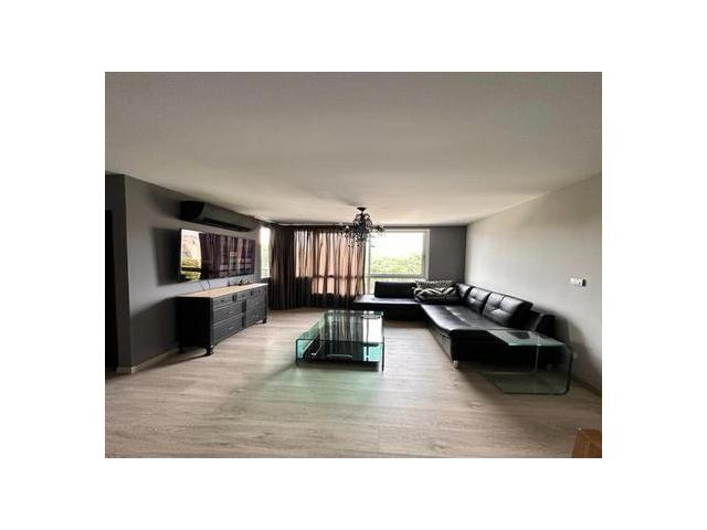 สาทร พลัส บาย เดอะ การ์เด้น 1 ห้องนอน