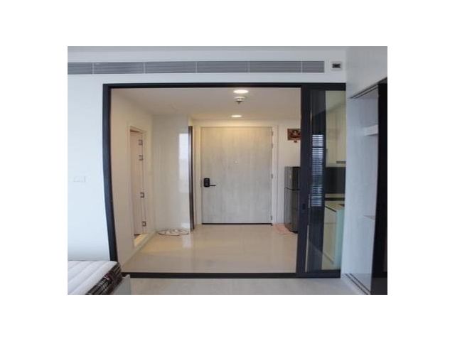 แมสซารีน รัชโยธิน ห้องสตูดิโอ