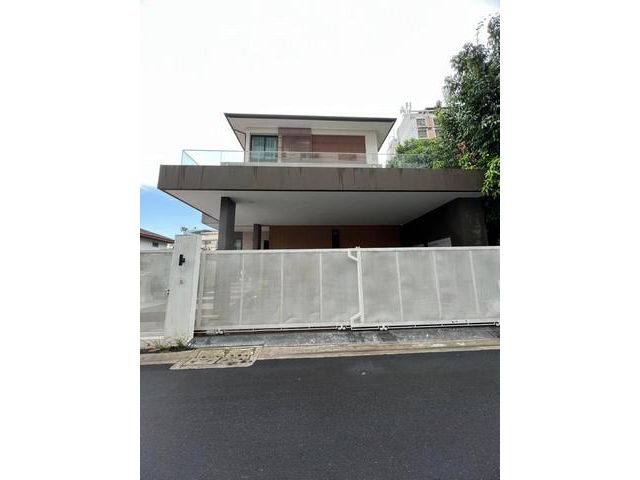 ให้เช่าบ้านเดี่ยว 3 ชั้นพร้อมเฟอร์นิเจอร์ย่าน อินทามะระ 29แยก1สุท
