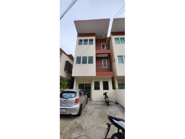 ขายทาวน์โฮม ใหม่บ้านเปล่า 3ชั้น 24ตรว.