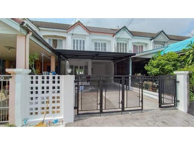 ขายทาวน์เฮ้าส์  :  หมู่บ้านบุศรินทร์ นนทบุรี
