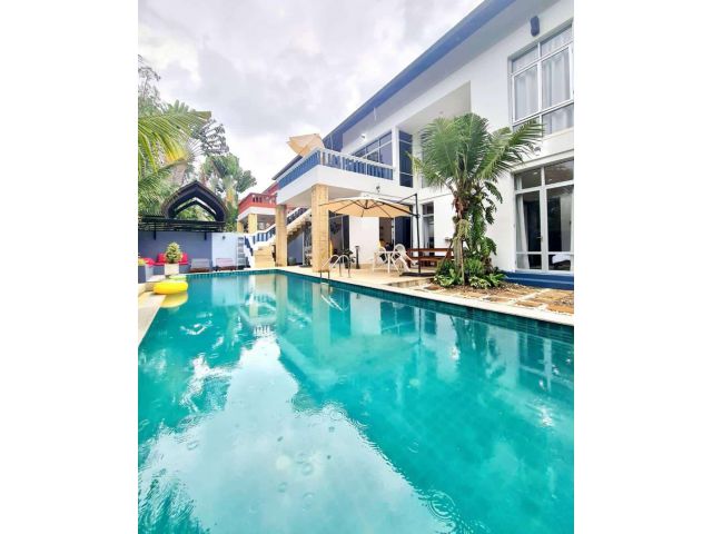 H63 ขายบ้านพลูวิลล่าหรู 2 ชั้น ฝั่งทะเลใกล้ทะเลจอมเทียน/Sale 4 Bedrooms Pool Villa Near Jomtien Beach with tenant